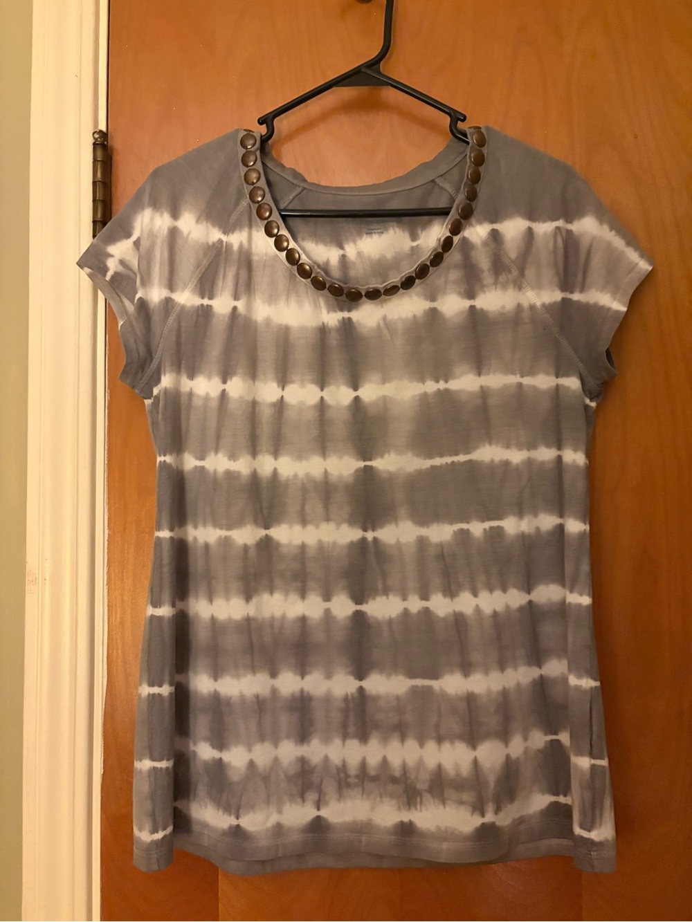 Soft Surroundings Gray & White Tie-Dye Short Sleeve Top with Stud Accents